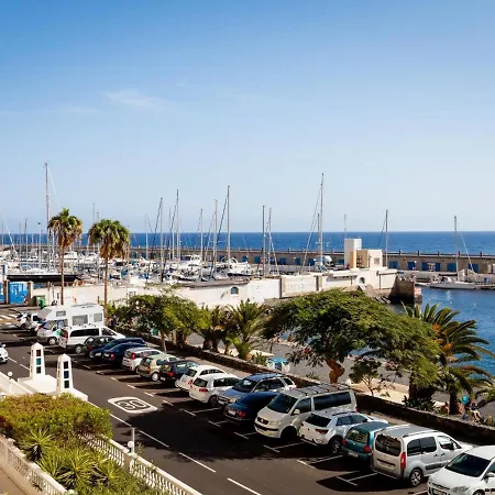 Beachfront With Communal Pool Appartamento Radazul