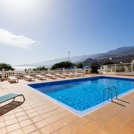 Appartamento Beachfront With Communal Pool