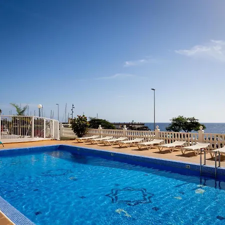 Beachfront With Communal Pool Appartamento